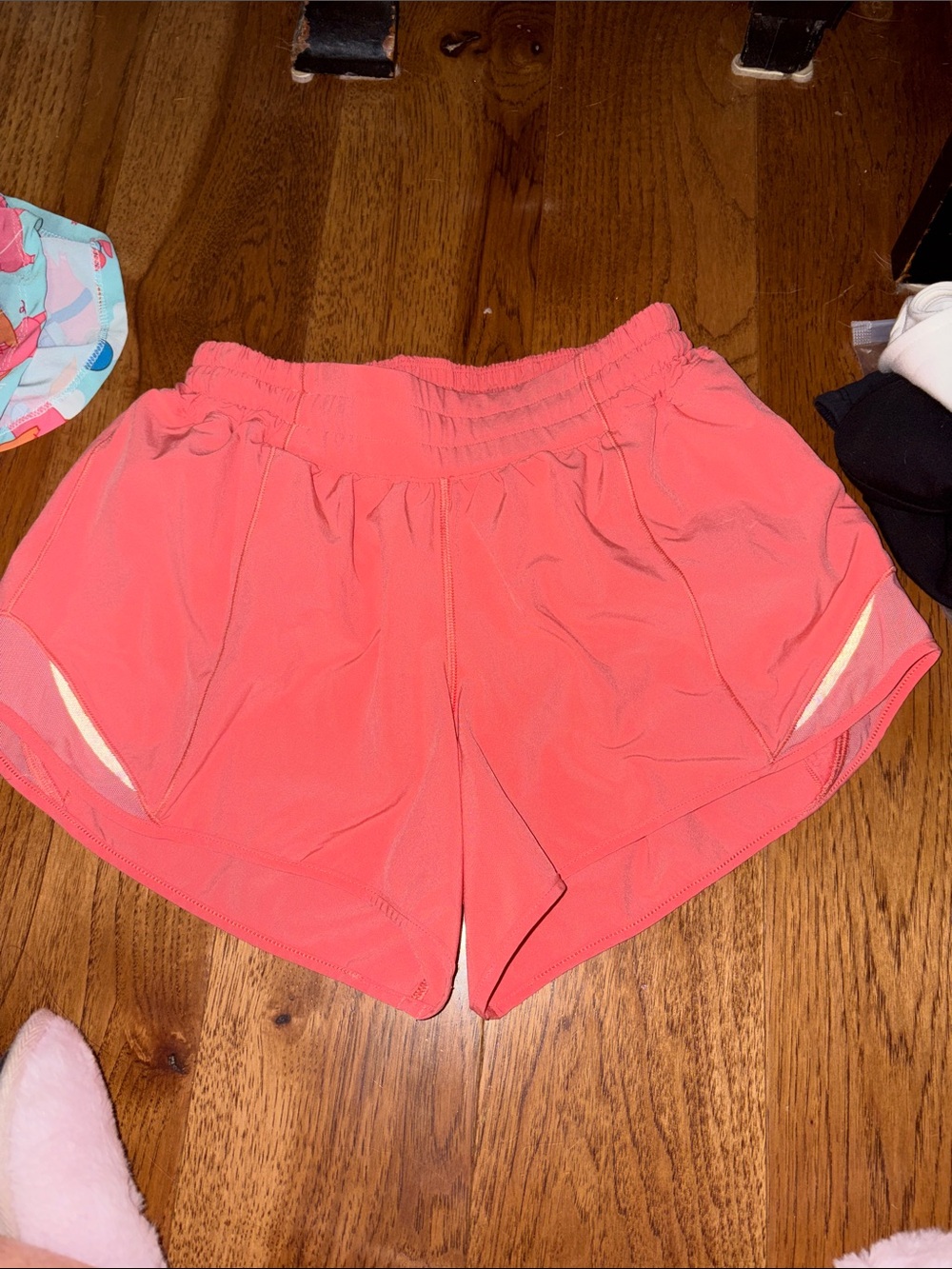 Lululemon hotty hot shorts size 6.